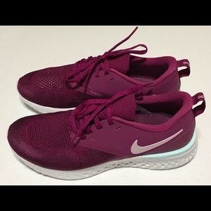 Nike Plum Chalk Odyssey React 2 Flyknit Shoes NEW